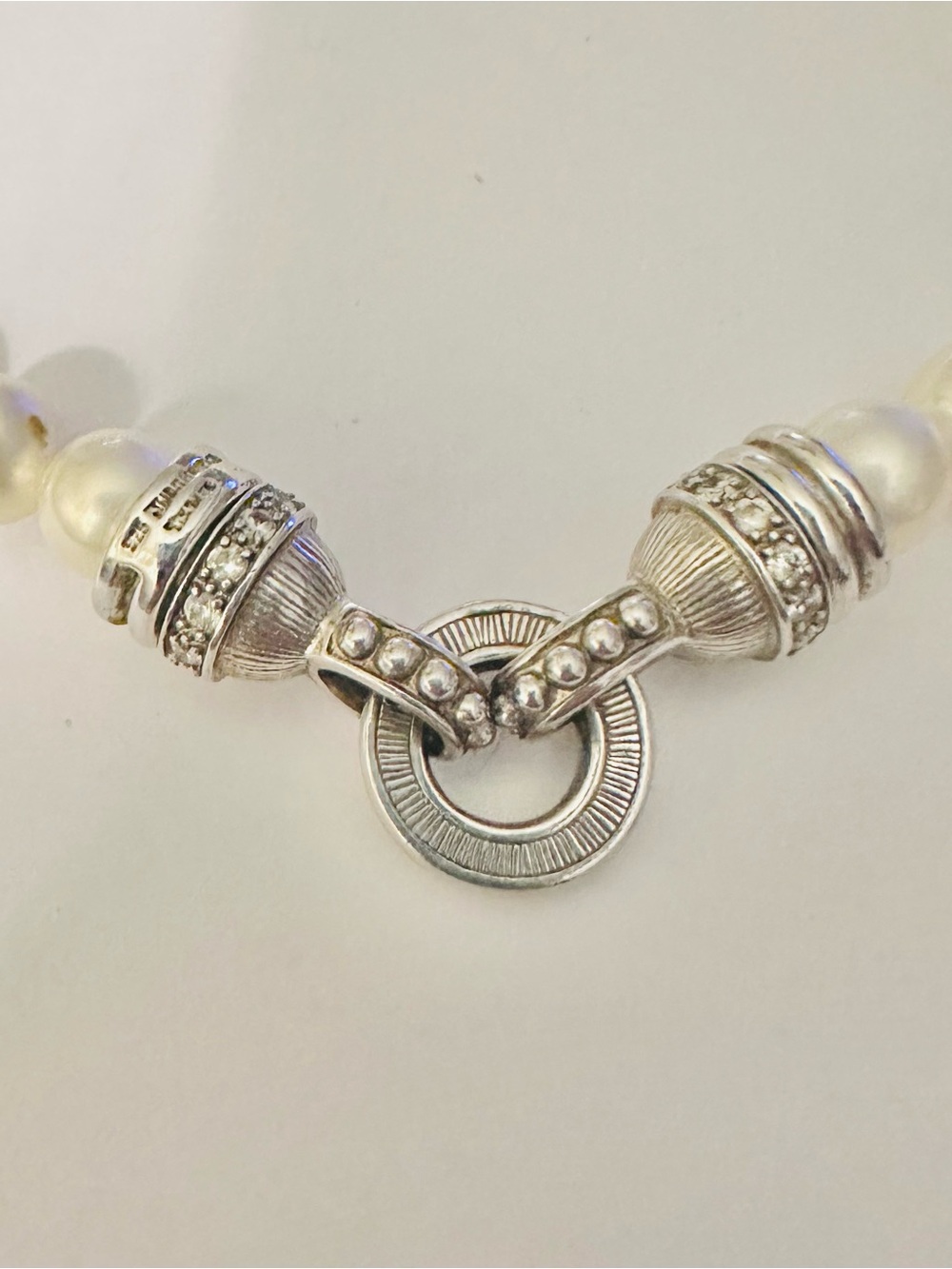 Judith Ripka White Pearl Necklace with magnetic closure - Picture 2 of 6